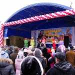 Праздник на сцене зоопара начался в 12:00
